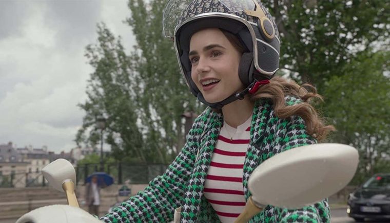 Foto: https://www.pluggedin.com/tv-reviews/emily-in-paris/