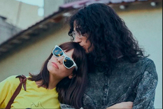 Gaspar Offenhenden interpreta a Fito Páez de joven y Micaela Riera, a Fabiana Cantilo. Foto: Gentileza Prensa Netflix Argentina
