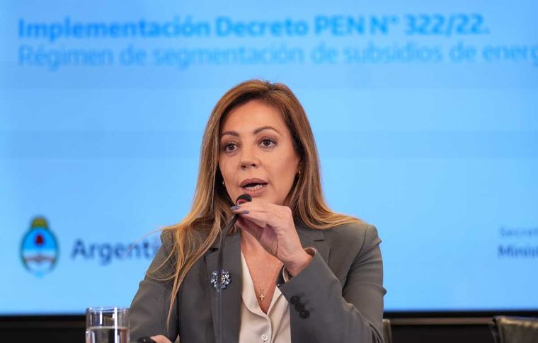La secretaria de Energía, Flavia Royón, encabezó la presentación sobre la segmentación tarifaria en luz, gas y agua. Pero quedaron muchas dudas sobre el porcentaje de actualización de las tarifas. Foto: Foto NA: MARCELO CAPECE