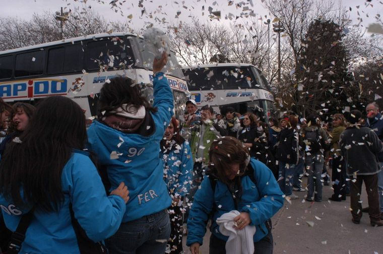 El último año de secundaria en Mendoza puede costar más de lo planeado.