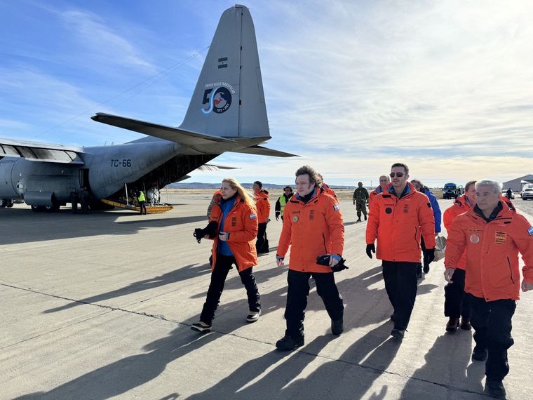 Javier Milei viajó a la Antártida junto a su hermana y parte de su Gabinete