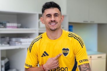 Adam Bareiro, delantero paraguayo de 29 años, es el tercer refuerzo de Boca. Adam Bareiro, delantero paraguayo de 29 años, es el tercer refuerzo de Boca.