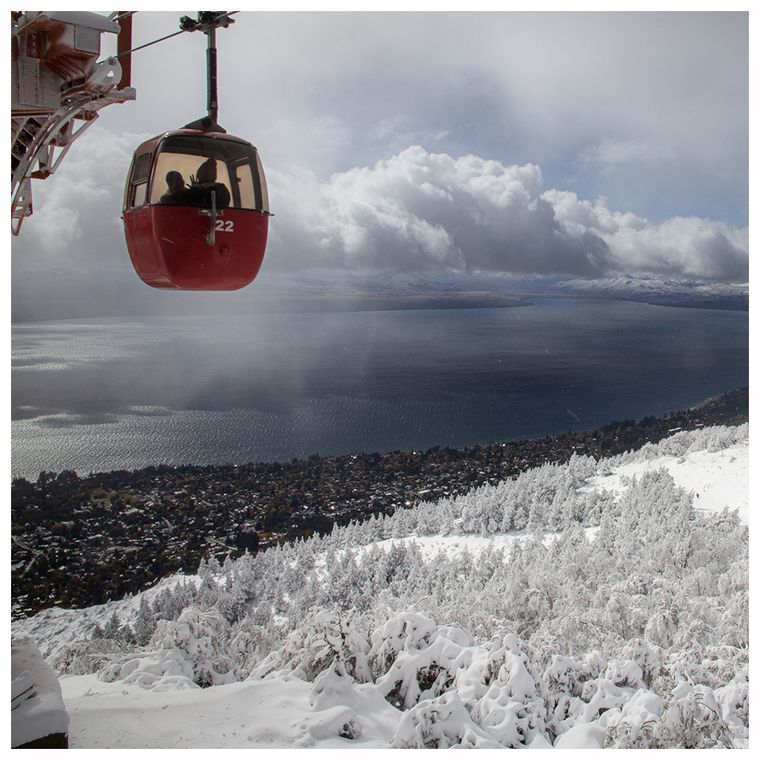 Nadie quiere perderse de las vistas del teleférico del Cerro Otto, en Bariloche. Nadie quiere perderse de las vistas del teleférico del Cerro Otto, en Bariloche.