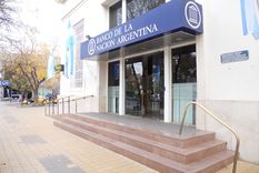 bancarios: hubo acuerdo y solo paran el nacion y el central