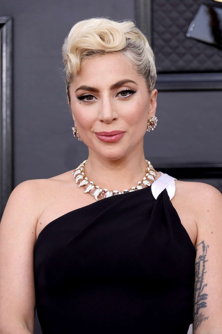 Foto: https://www.instyle.com/celebrity/transformations/lady-gagas-changing-looks