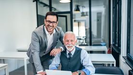 En el mundo empresarial, hay una verdad incómoda: se sigue evaluando al talento con paradigmas obsoletos, con prejuicios por la edad y foco en los saberes académicos por sobre la experiencia. Foto: Archivo.