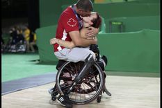 el beso mas emotivo de los paralimpicos, la historia
