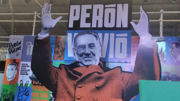 Buena parte de la política, y también del peronismo, se acostumbró a discutir hacia adentro. Buena parte de la política, y también del peronismo, se acostumbró a discutir hacia adentro.