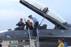 Javier Milei negocia con el Reino Unido el levantamiento del embargo de armas impuesto tras la guerra de Malvinas. Javier Milei negocia con el Reino Unido el levantamiento del embargo de armas impuesto tras la guerra de Malvinas.