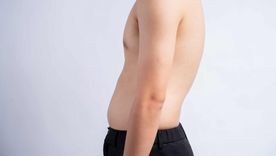 Al realizar estos tres movimientos diariamente la joroba de la espalda desaparecerá en pocos días Foto: Archivo