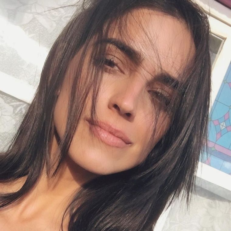 Bárbara de Regil sacudió las redes con un audaz look.