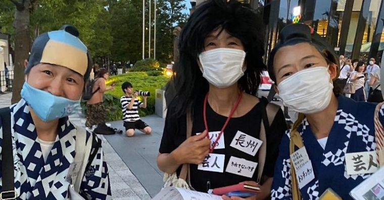 No sabíamos por qué nos seguían, pero descubrimos que solo querían darnos una agradable bienvenida a su país. Foto: TAMARA GIL / BBC MUNDO