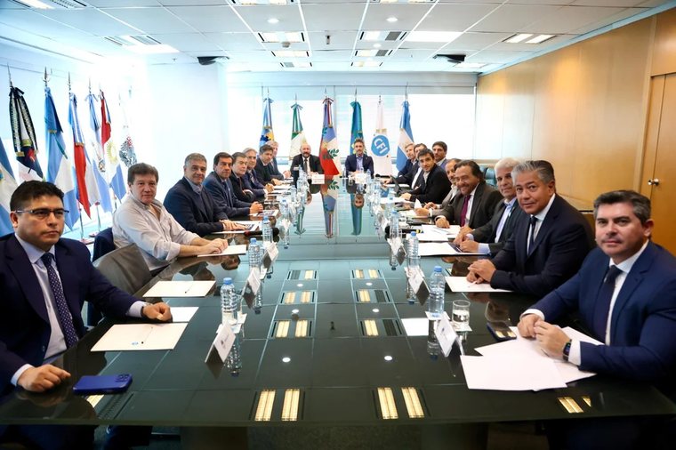 Los gobernadores, reunidos en el Concejo Federal de Inversiones (CFI). Los gobernadores, reunidos en el Concejo Federal de Inversiones (CFI).