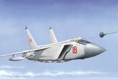 Un avión Mikoyan MiG 31-BM repostando en vuelo Foto: shutterstock.com