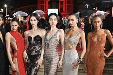 Londres brilló con la alfombra roja de los Fashion Awards 2023, gracias a los looks que lucieron los invitados del evento. Foto: Instagram @britishfashioncouncil