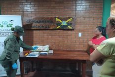 La mujer quedó detenida por intentar transportar cocaína oculta en una manta Foto: Gendarmería Nacional