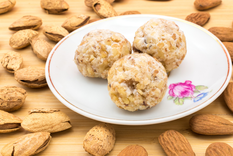 Panellets receta clásica española de almendra