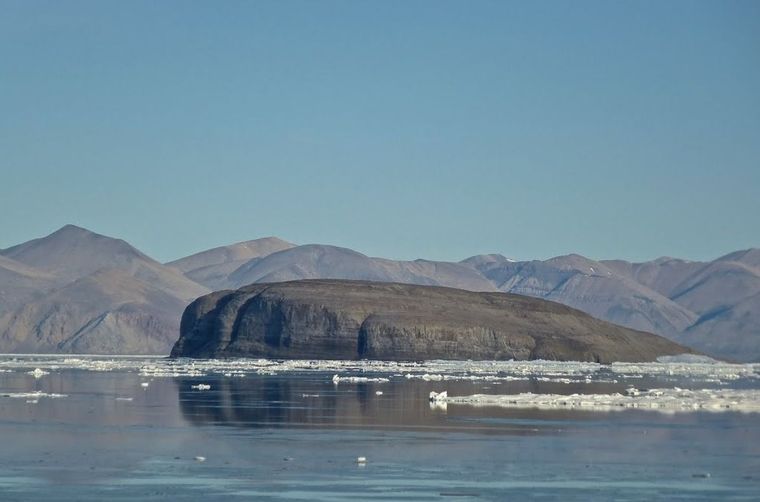 Isla de Hans Está ubicada en el estrecho de Nares y tiene 1 kilómetro de longitud.