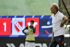 Miguelito se fue con bronca porque en el mejor momento de San Lorenzo llegó el gol del Rojo. Y en evidente offside. Foto: Fotobaires Miguelito se fue con bronca porque en el mejor momento de San Lorenzo llegó el gol del Rojo. Y en evidente offside. Foto: Fotobaires