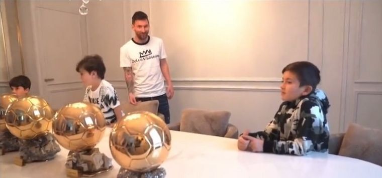 Thiago, totalmente confundido con los logros de Leo Foto: France Football