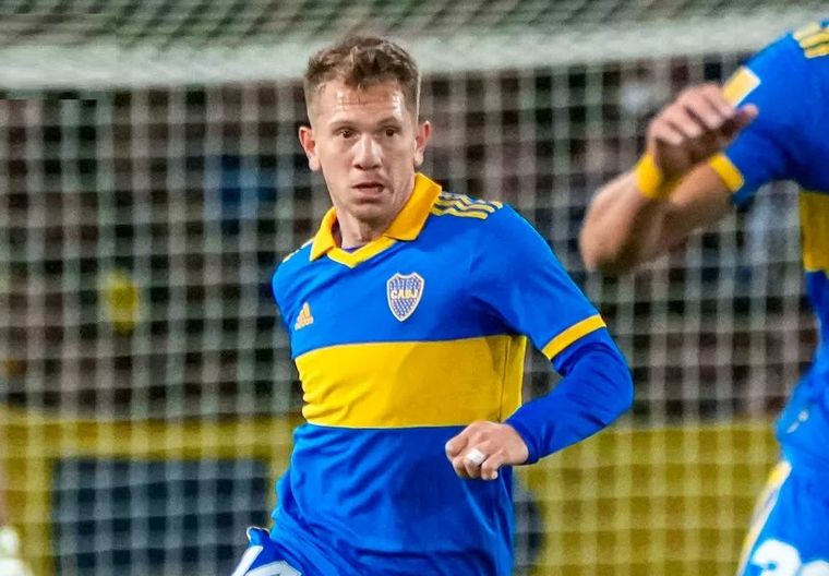 Esteban Rolón, que no era tenido en cuenta, se convirtió en el primer futbolista en rescindir su contrato. Esteban Rolón, que no era tenido en cuenta, se convirtió en el primer futbolista en rescindir su contrato.