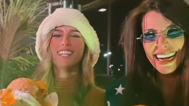 Charlotte Caniggia y Julieta Poggio En la noche porteña. Foto: @poggiojulieta