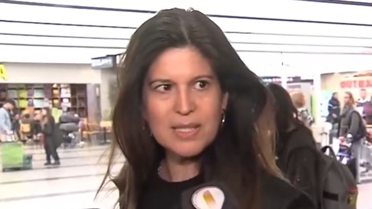 La letrada se enojó ante las picantes preguntas de los cronistas.