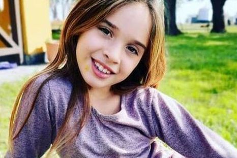 La niña tiene 10 años