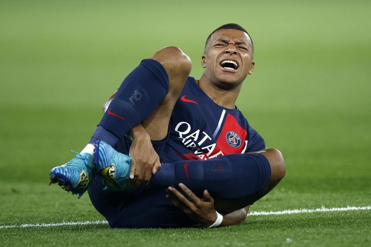 Mbappé encendió alarmas en París. Foto: EFE
