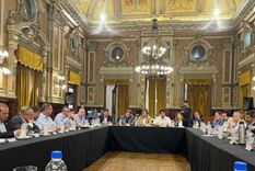 Interna del peronismo bonaerense: Kicillof mostró fuerza rodeado de sus intendentes Foto: Prensa Gobierno de la Provincia de Buenos Aires Interna del peronismo bonaerense: Kicillof mostró fuerza rodeado de sus intendentes Foto: Prensa Gobierno de la Provincia de Buenos Aires