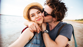 Besar disminuye el estrés y la ansiedad. Besar disminuye el estrés y la ansiedad.