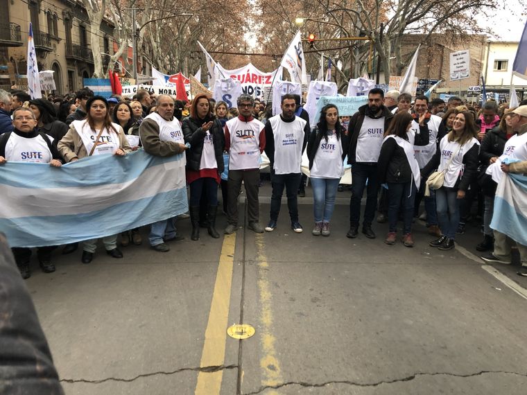 En el bono de agosto se ve reflejado descuentos del paro de julio. Foto: ALF PONCE MERCADO / MDZ