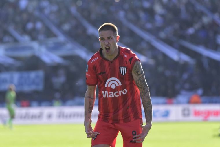 Agustín Módica marcó un triplete para el triunfazo histórico de Gimnasia de Mendoza en el Bosque.&nbsp;