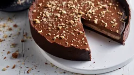 Prepará una rica tarta de chocolate y avellanas. Prepará una rica tarta de chocolate y avellanas.