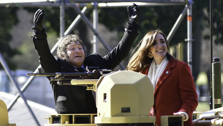 El desfile militar del 9 de julio, la última vez donde Javier Milei y Victoria Villarruel compartieron un momento de unidad.
