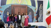 llega a argentina la replica del mural personajes de la historia: la poesia llega a argentina la replica del mural personajes de la historia: la poesia