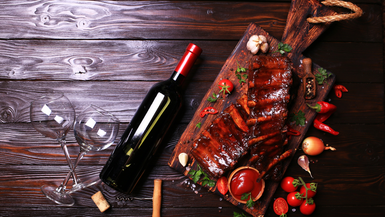 El cerdo asado al vino tinto es una de las recetas españolas que conquista paladares