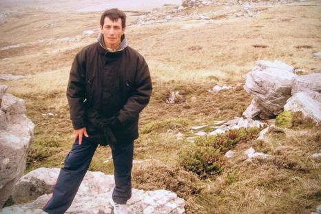 Pedro terminó el servicio días antes de la guerra y debió volver para ir a Malvinas, años más tarde ganó la maratón. Pedro terminó el servicio días antes de la guerra y debió volver para ir a Malvinas, años más tarde ganó la maratón.