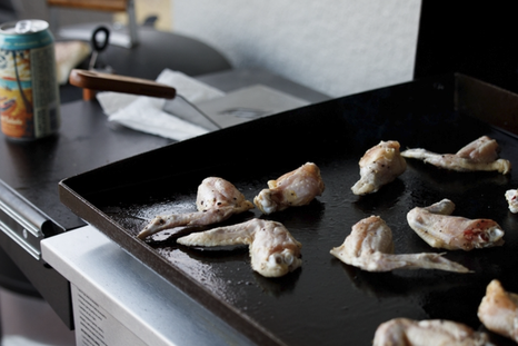 La plancha de cocina puede generar óxido Foto: Shutterstock