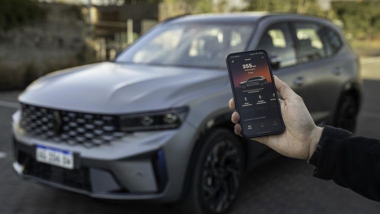 Así funcionan los nuevos Servicios Conectados de Renault: llave digital, encendido remoto y rastreo antirrobo
