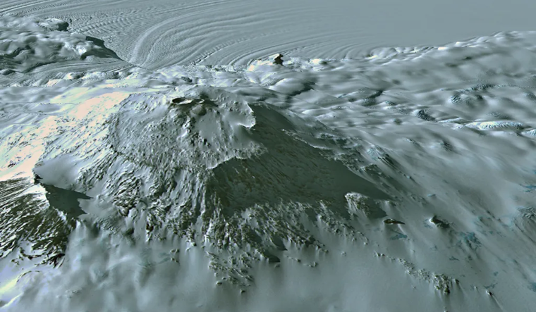 El volcán Erebus, aquel que expulsa nubes de polvo de oro de sus erupciones. Foto: Shutterstock