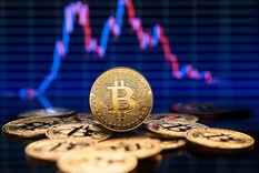 Si se toma el pico histórico de US$108.000, el bitcoin perdió US$16.000 de su valor esta semana. Foto: Shutterstock Si se toma el pico histórico de US$108.000, el bitcoin perdió US$16.000 de su valor esta semana. Foto: Shutterstock
