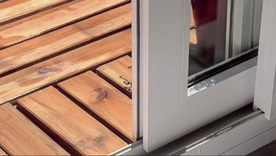 Aplicado con un cepillo, permite una limpieza profunda sin dañar las superficies. Foto: Shutterstock