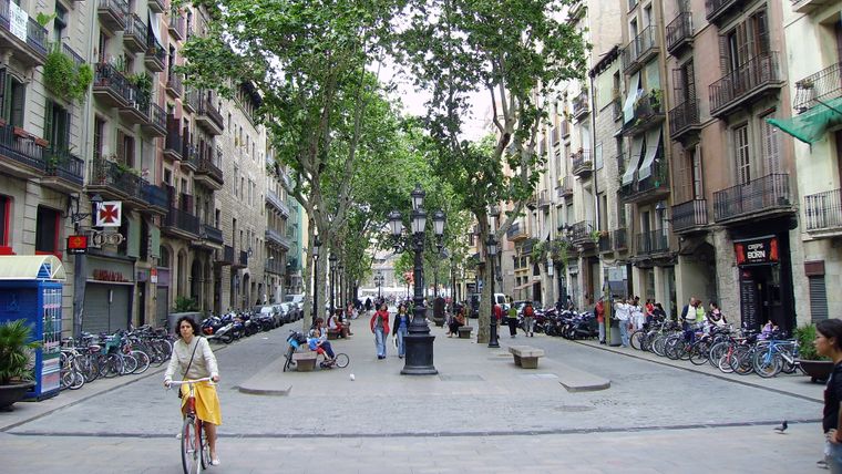 El Mercat del Born convirtió una estructura histórica en un centro cultural contemporáneo.