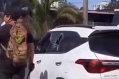 Así quedó el auto tras el robo y el ataque Foto: captura de video Así quedó el auto tras el robo y el ataque Foto: captura de video