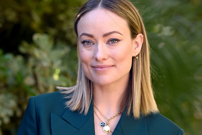 MDZol | Olivia Wilde disfruta de cada paseo y sabe cómo relucir su figura. Foto: The Sun - https://www.the-sun.com/wp-content/uploads/sites/6/2021/09/NINTCHDBPICT000638909868.jpg