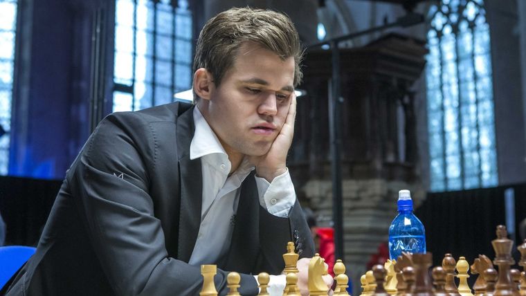 Magnus Carlsen. Foto: Financial Times - http://prod-upp-image-read.ft.com/b3668bb6-cd86-11e9-b018-ca4456540ea6