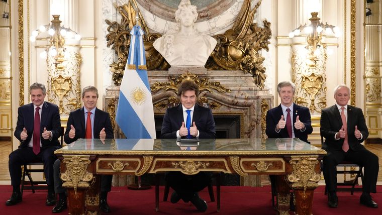 Javier Milei graba la cadena nacional por la causa Malvinas