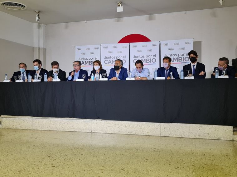 Los líderes de Juntos por el Cambio hablaron del vacunatorio VIP en conferencia de prensa. Foto: Twitter Omar de Marchi