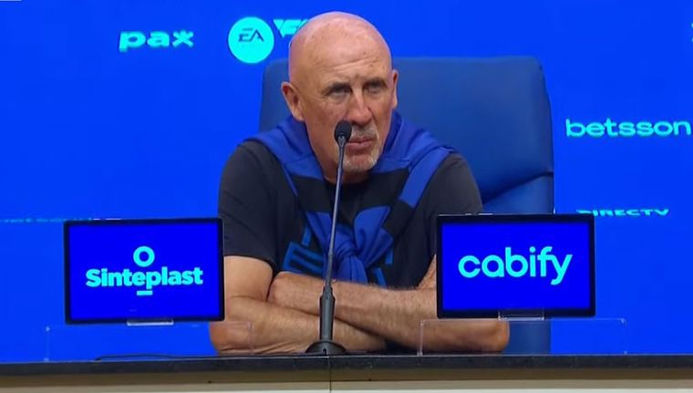 Daniel Oldrá en conferencia. Foto: Captura